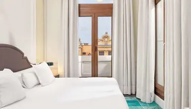 H10 Villa de la Reina