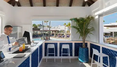 H10 White Suites