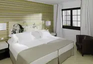 H10 White Suites
