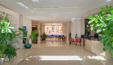 H10 White Suites