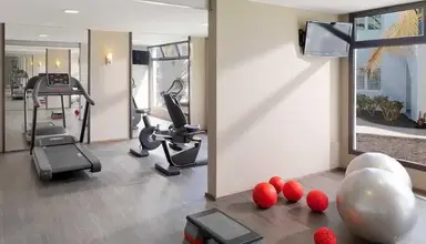 H10 White Suites