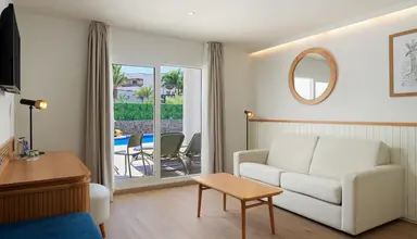 H10 White Suites