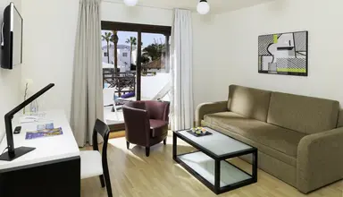 H10 White Suites