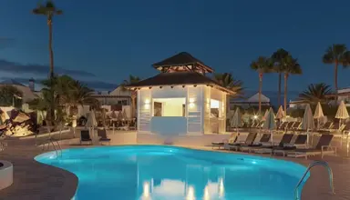 H10 White Suites