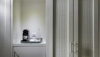 H10 White Suites
