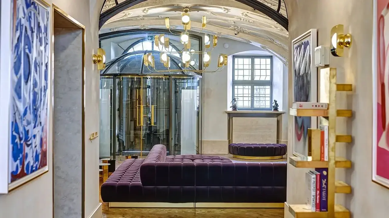H15 Luxury Palace