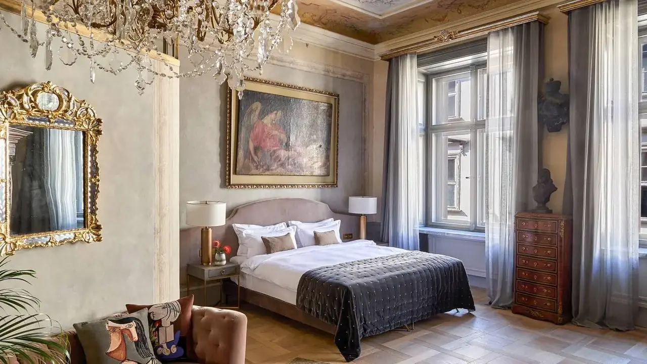 H15 Luxury Palace