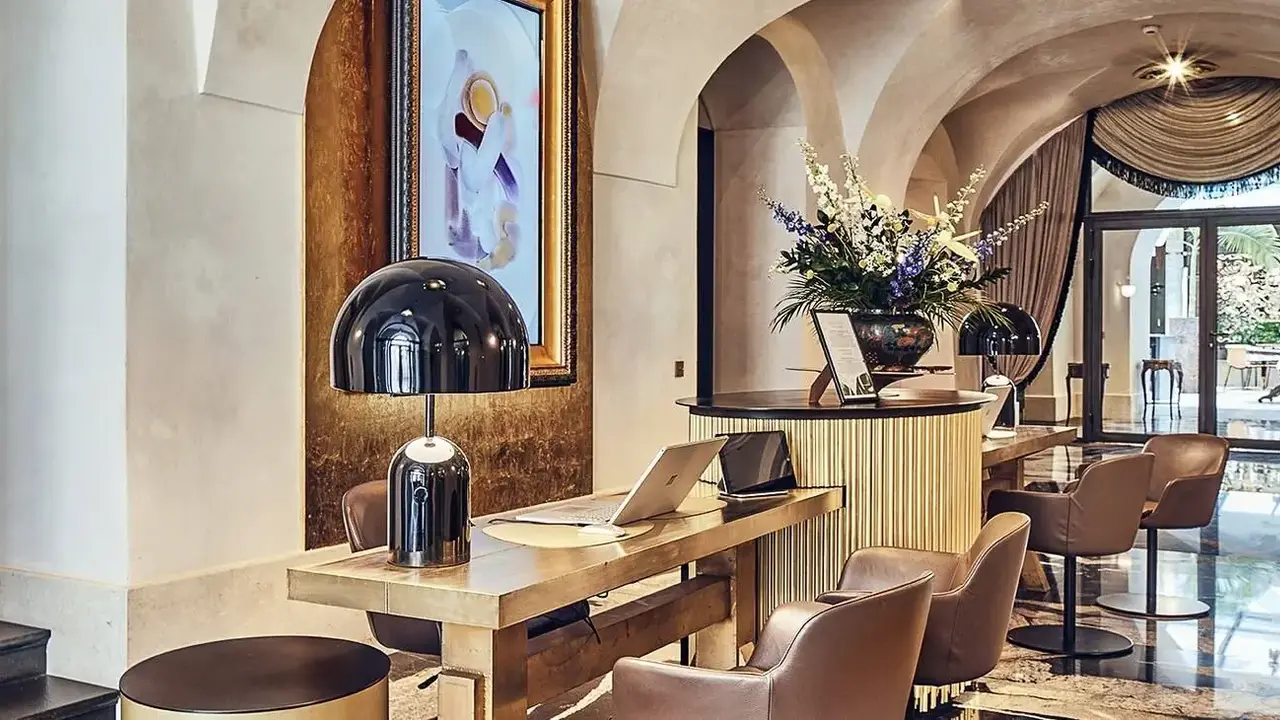 H15 Luxury Palace