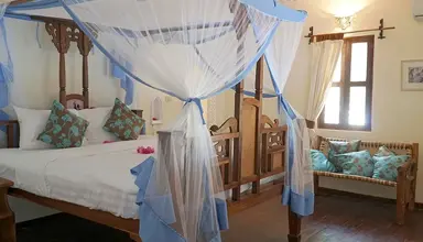 Hakuna Majiwe Beach Lodge