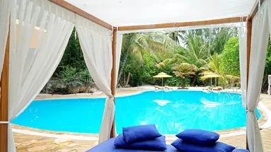 Hakuna Majiwe Beach Lodge