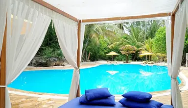 Hakuna Majiwe Beach Lodge