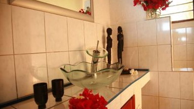 Hakuna Matata Beach Lodge & Spa