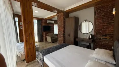 Han Suite