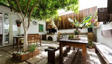 Happiness Apartments