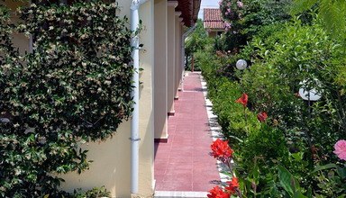 Harris Apartments