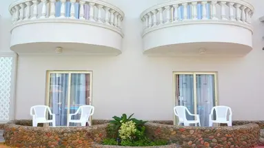 Hawaii Riviera Club