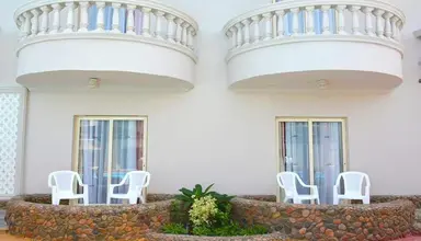 Hawaii Riviera Club