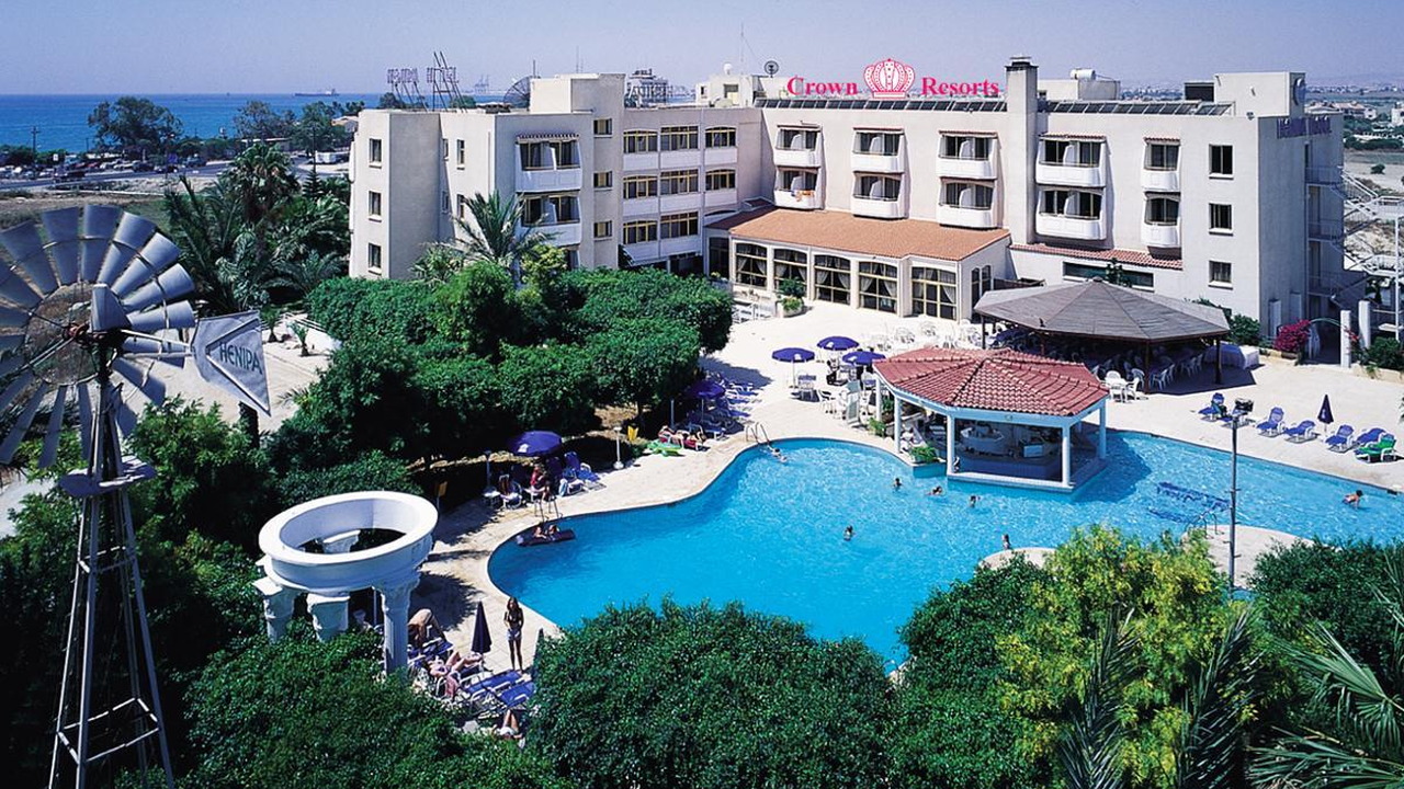 Henipa Crown Resort