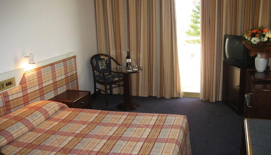 Henipa Crown Resort