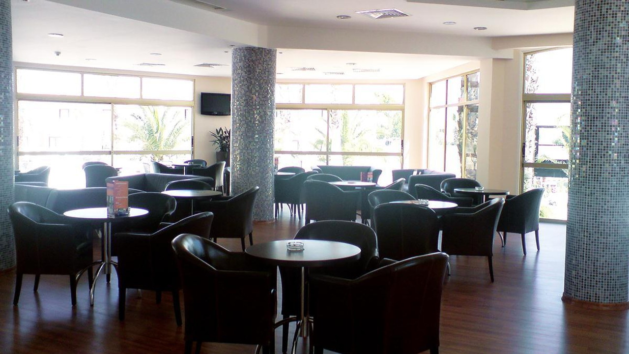 Henipa Crown Resort
