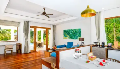 Hideaway Beach Resort & Spa