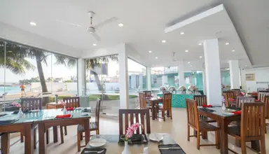 Hikkaduwa Beach