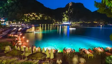 Hillside Beach Club