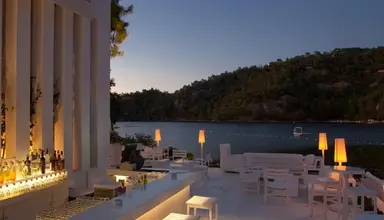 Hillside Beach Club