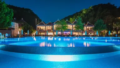 Hillside Beach Club