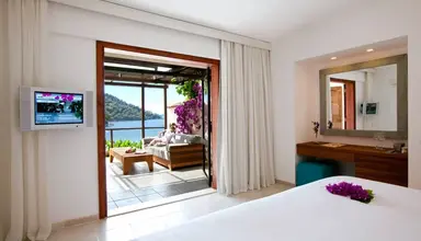 Hillside Beach Club