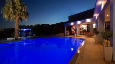 Hillside Studios & Apartments