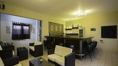 Hillside Studios & Apartments