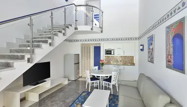 Hilton Plaza