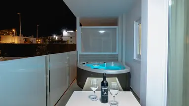HL Suite Nardos