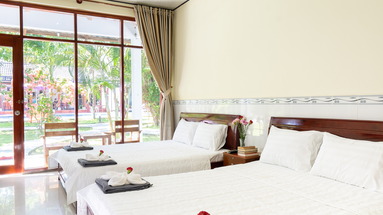 Hoa Nhat Lan