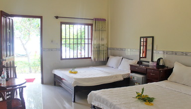 Hoa Nhat Lan
