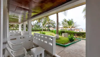 Holiday Beach Club