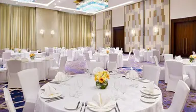 Holiday Inn Dubai Al Maktoum Airport