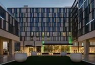 Holiday Inn Dubai Al Maktoum Airport