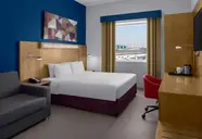 Holiday Inn Express Dubai Airport