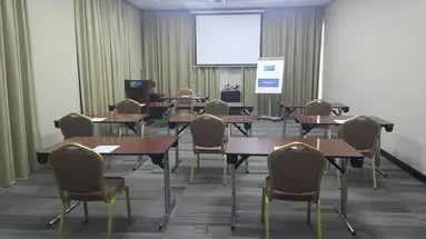 Holiday Inn Express Dubai - Jumeirah