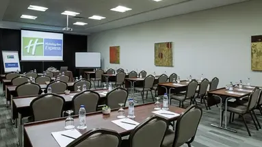 Holiday Inn Express Internet City