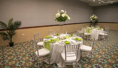 Holiday Inn Resort