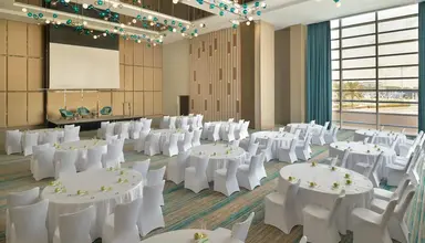 Holiday Inn & Suites Dubai Festival City