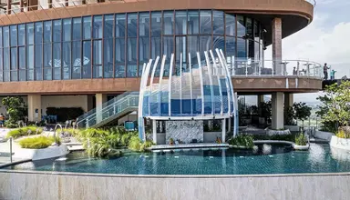 Holiday Inn Vana Nava Hua