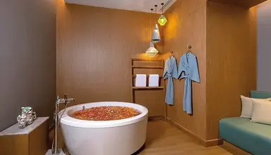 Holiday Inn Vana Nava Hua