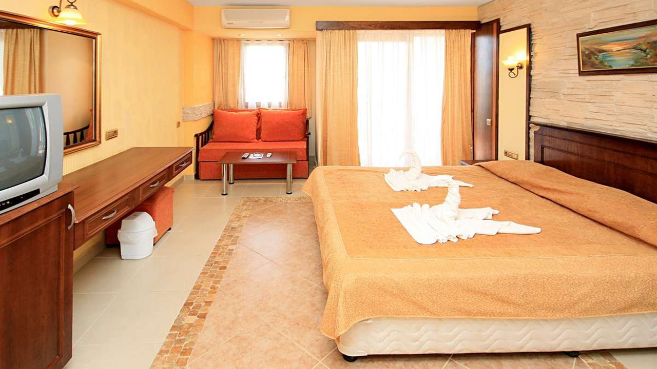 Holiday & Leisure Club