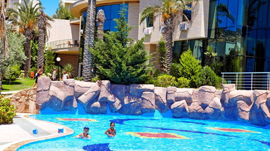 Holiday & Leisure Club