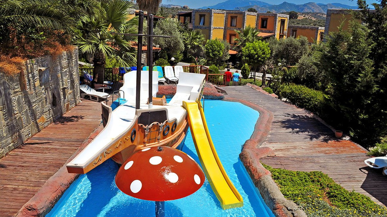 Holiday & Leisure Club