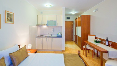 Holiday (Petrovac)